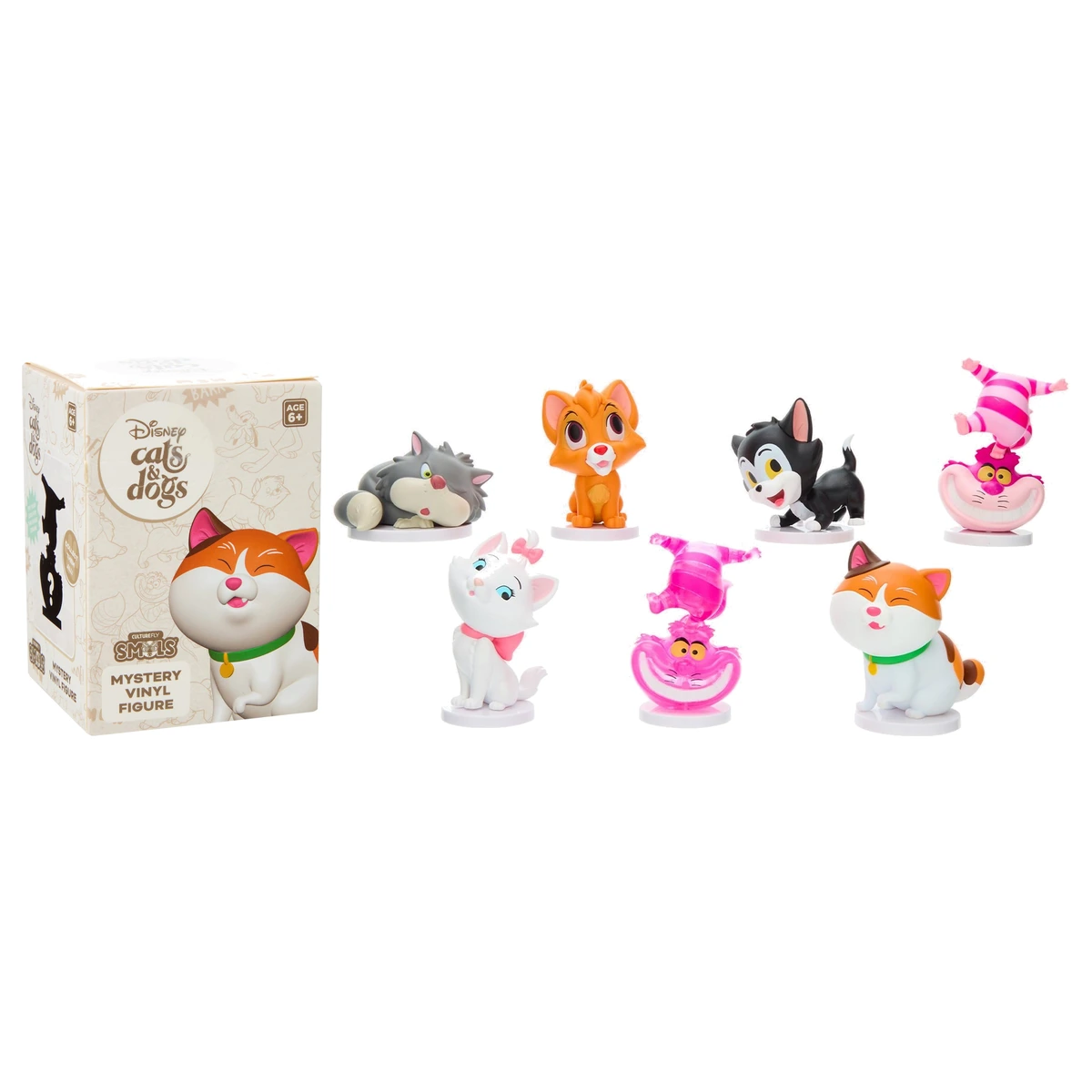 Caja Mystery Vinyl Figure de Disney Cats SMOLS junto a las siete figuras de la colección sobre fondo blanco