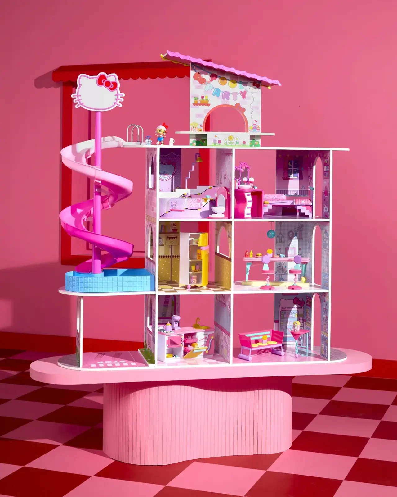 Casa de L.O.L. Surprise Loves Hello Kitty and Friends amueblada sin muñecas