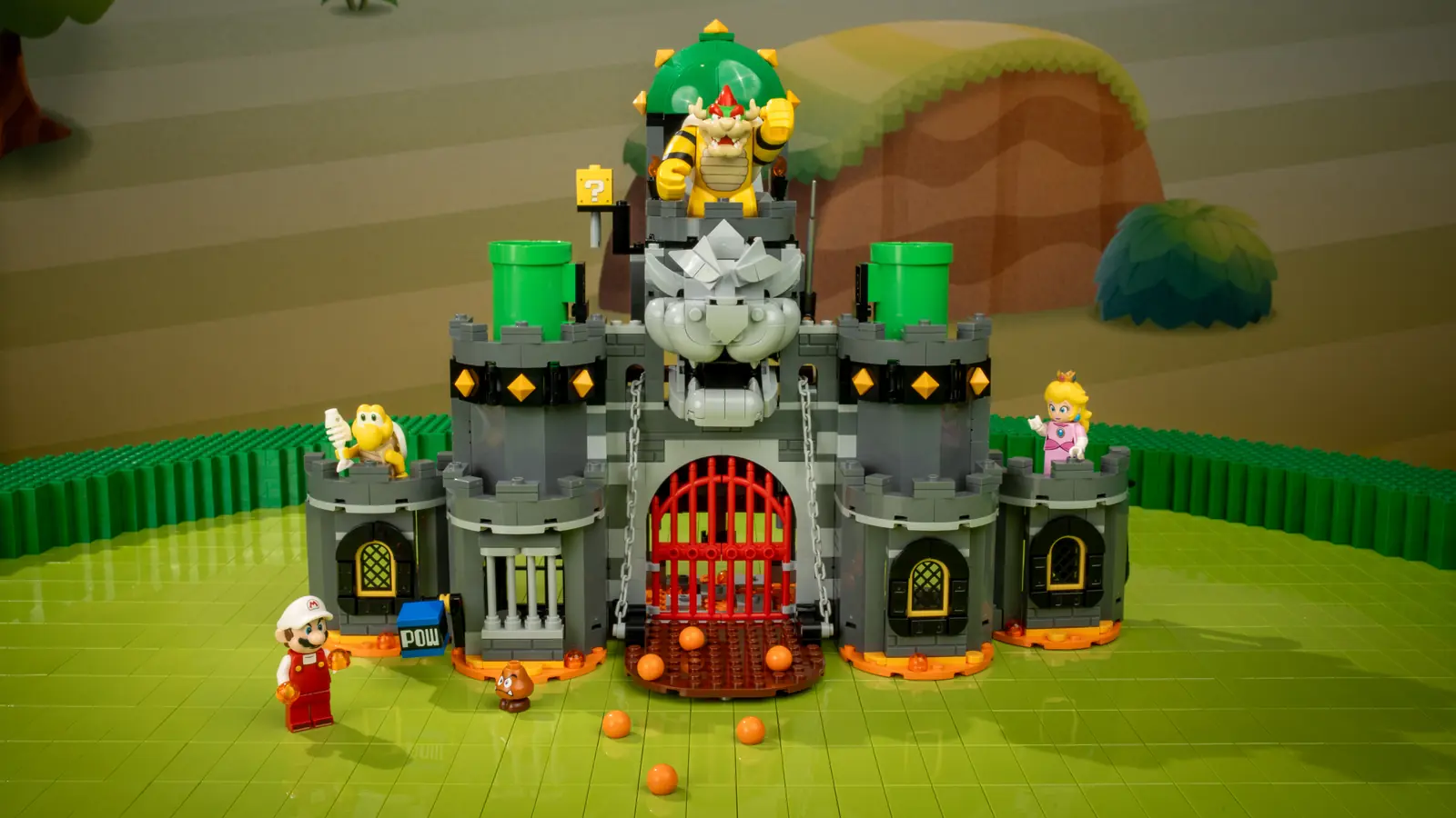 LEGO Super Mario Fire Mario & Bowser's Castle (72060)