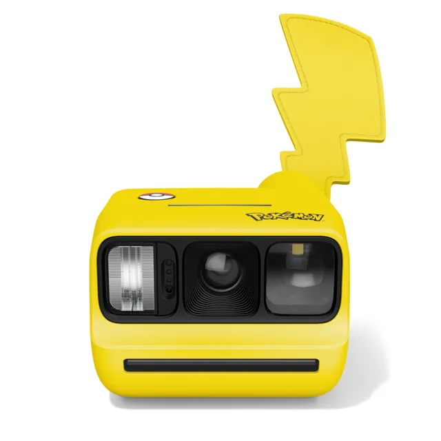 Polaroid Go Generation 3 Pokemon Pikachu Edition amarilla con correa en forma de rayo