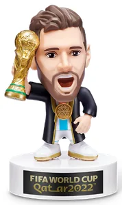 Lionel Messi levantando la Copa del Mundo de Qatar 2022 en ZURU FIFA World Cup 2026 Ballers Serie 1
