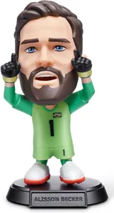 Alisson Becker en pose de parada en ZURU FIFA World Cup 2026 Ballers Serie 1