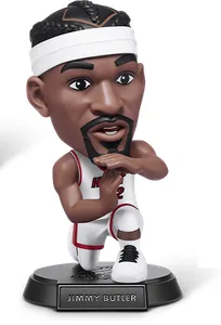 Figura de Jimmy Butler de ZURU NBA Ballers Serie 2 sobre fondo blanco