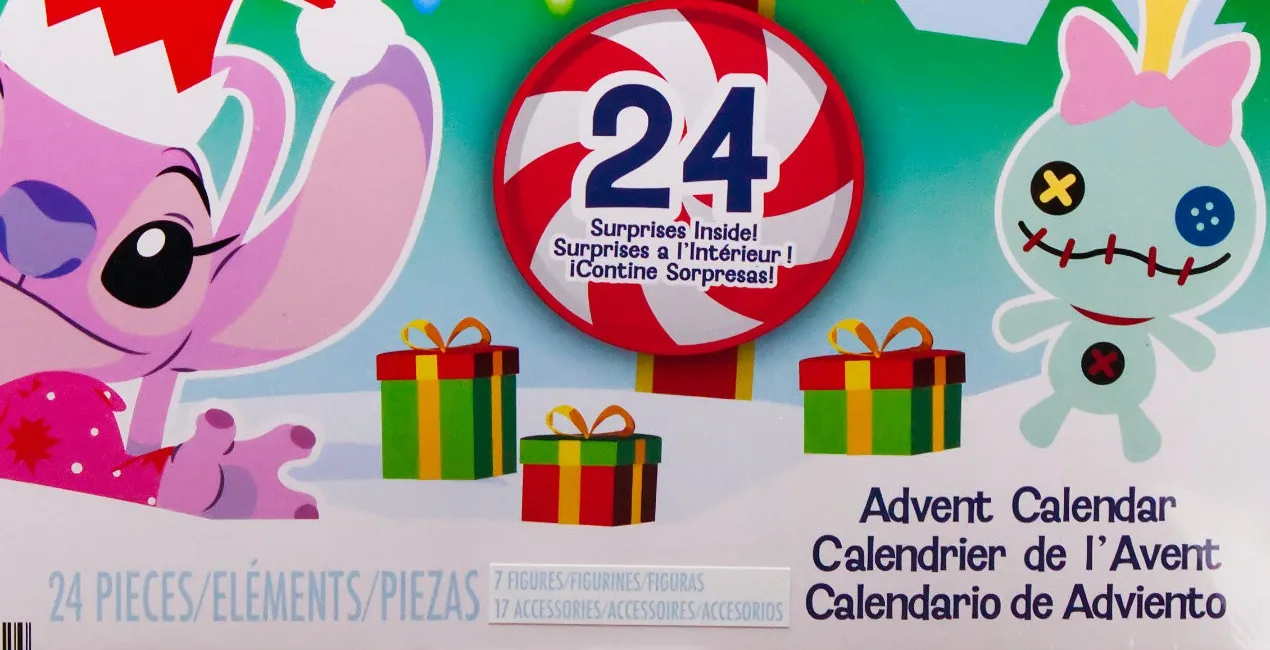 Detalle de la caja del calendario de Adviento Stitch 2026: 24 piezas, 7 figuras y 17 accesorios, con Scrump y el caramelo de 24 sorpresas