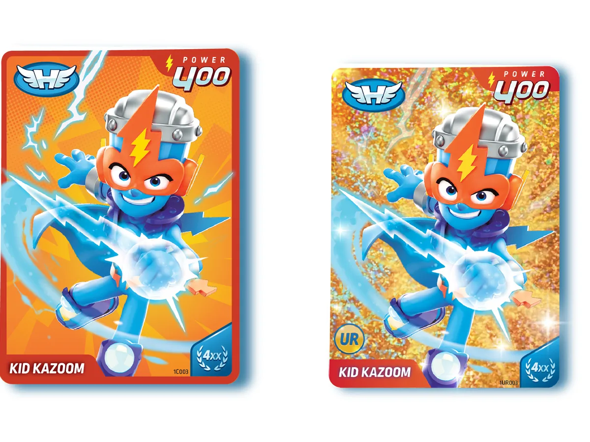 Carta normal y carta Ultra Rare metalizada de Kid Kazoom en SuperThings Power, las dos de POWER 400 con Gana 4XX