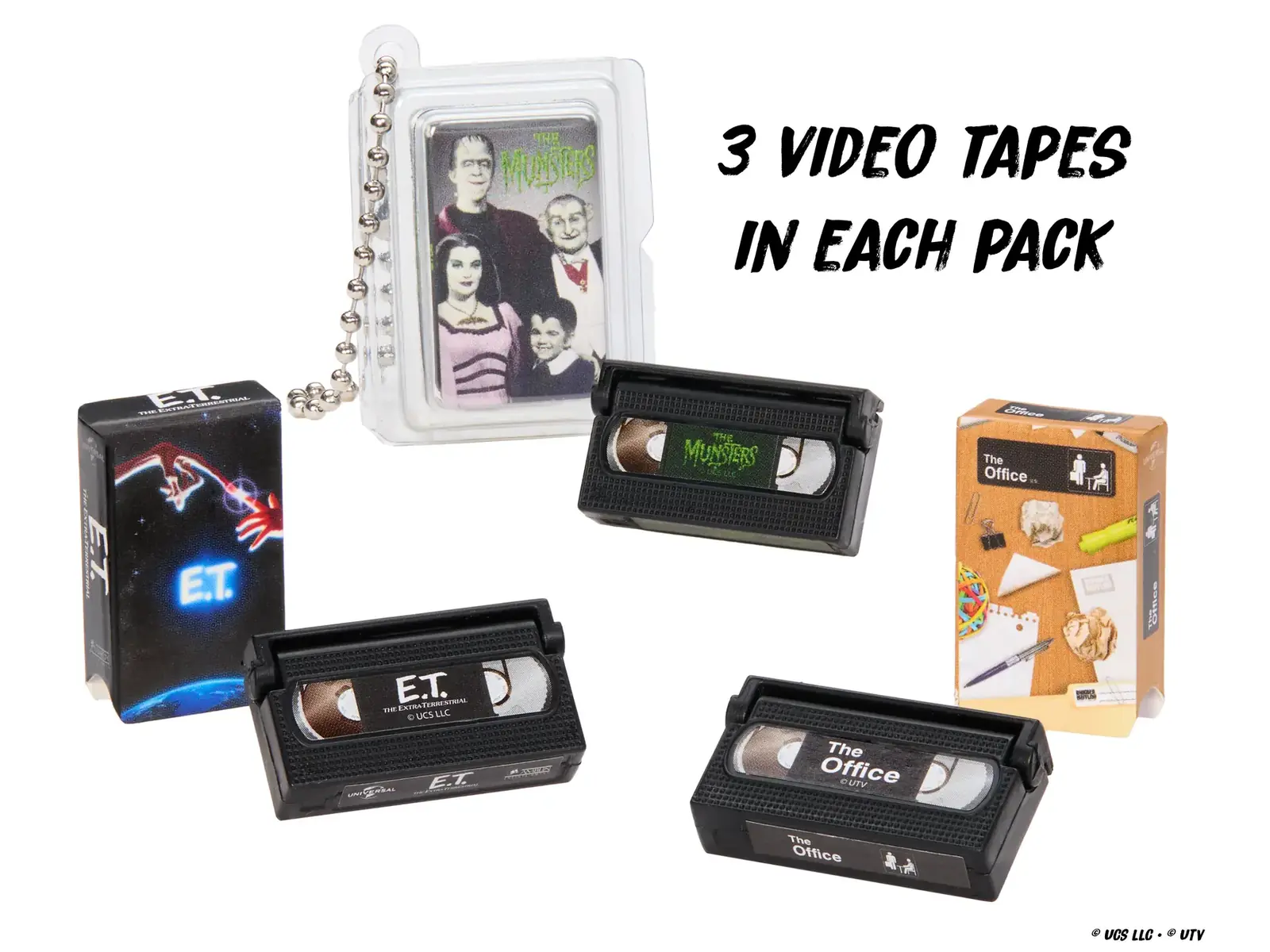 Tres cintas del Miniverse Real TV Videos: E.T., The Office y La familia Monster, esta última dentro del llavero expositor