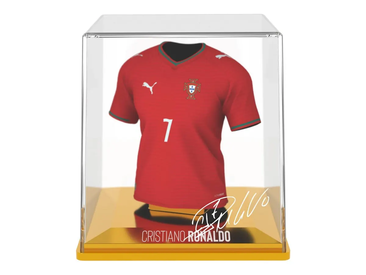 Camiseta MyJersey de Cristiano Ronaldo con Portugal, dorsal 7, en urna con peana dorada