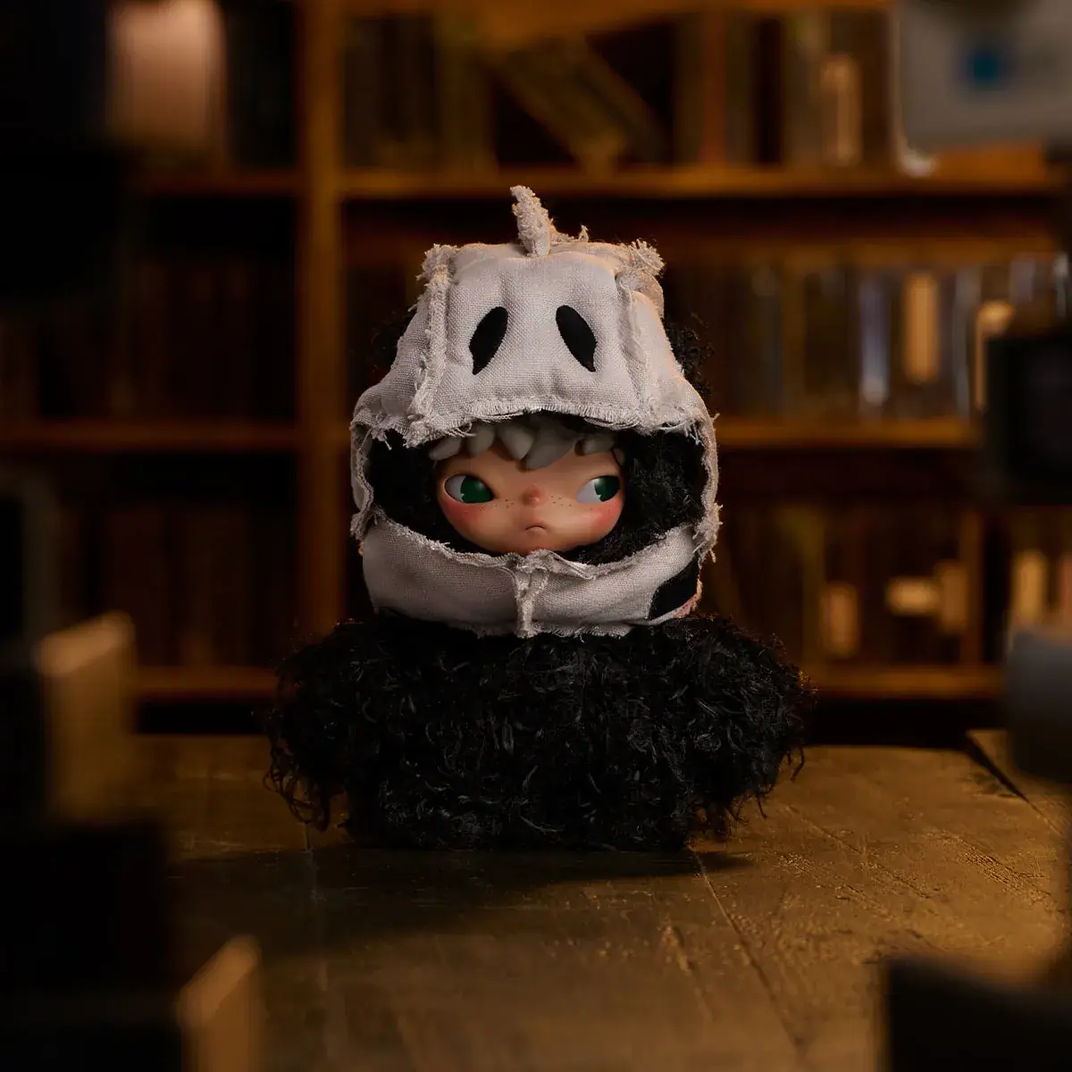 Peluche colgante con disfraz de fantasma de la gama HIRONO After Dark
