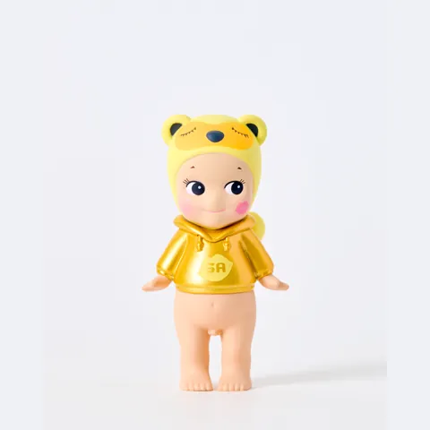 Figura Solar Tanuki de Sonny Angel x shu uemura Makeup Angel Series