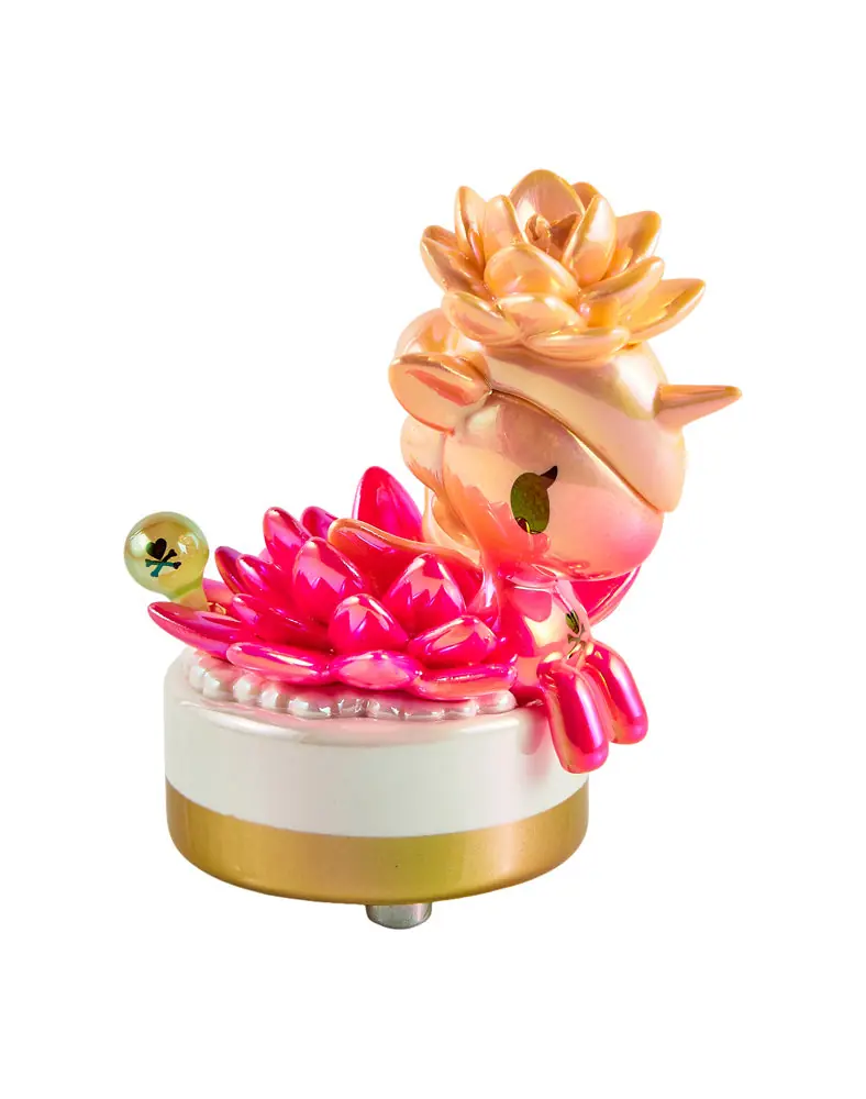 Euphoria de tokidoki Botanical Chrome Unicorno: Unicorno melocotón con suculenta rosa