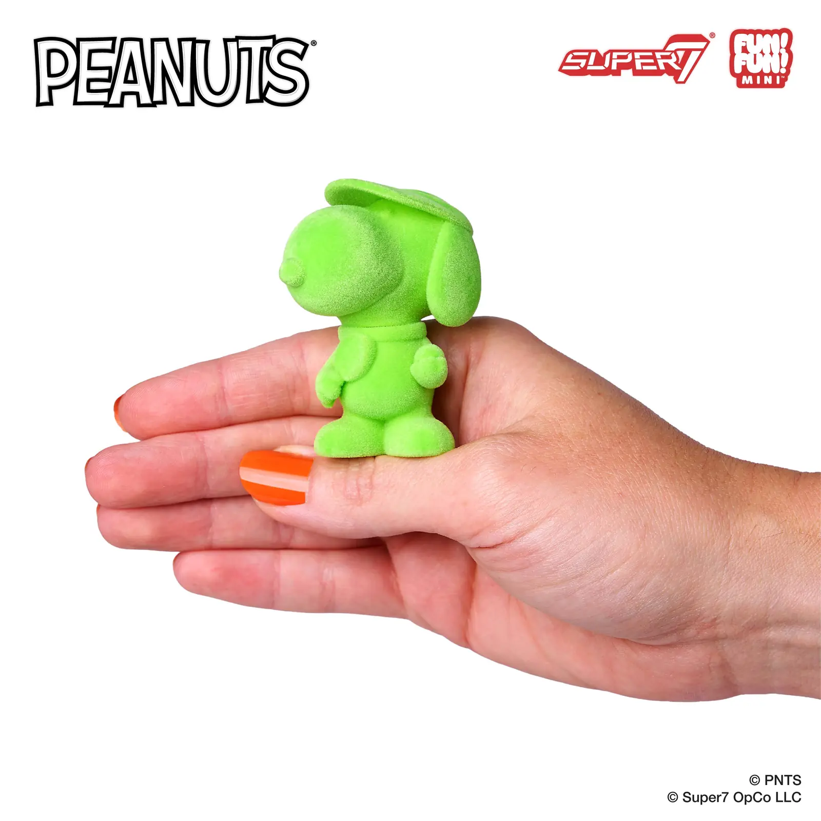 Snoopy tenista flocado en verde en la palma de una mano, figura FUN FUN MINI de Super7